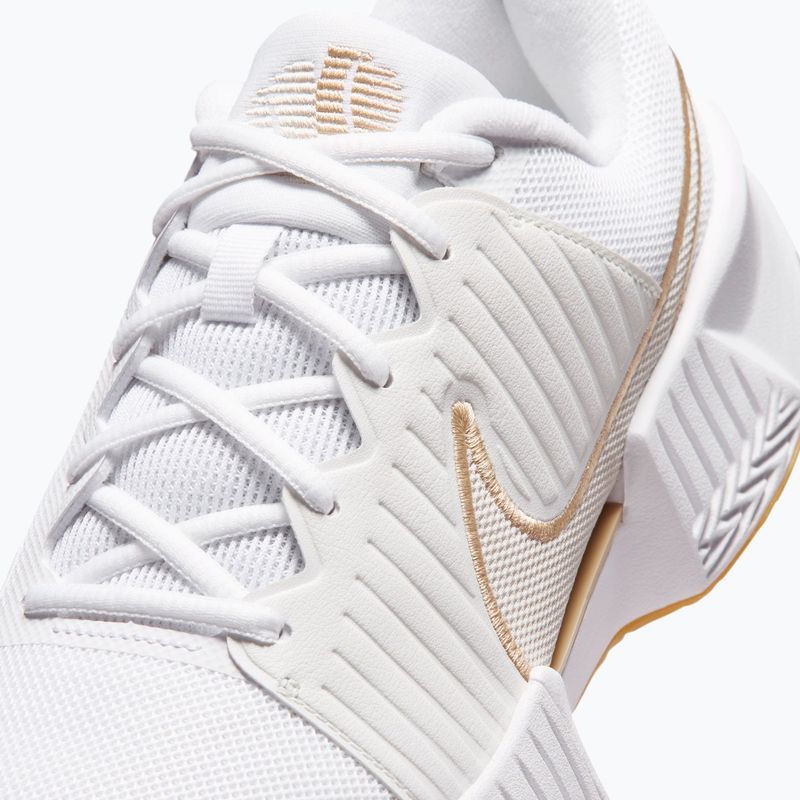 Buty do tenisa damskie Nike GP Challenge Pro white/summit white/linen/light orewood brown 4
