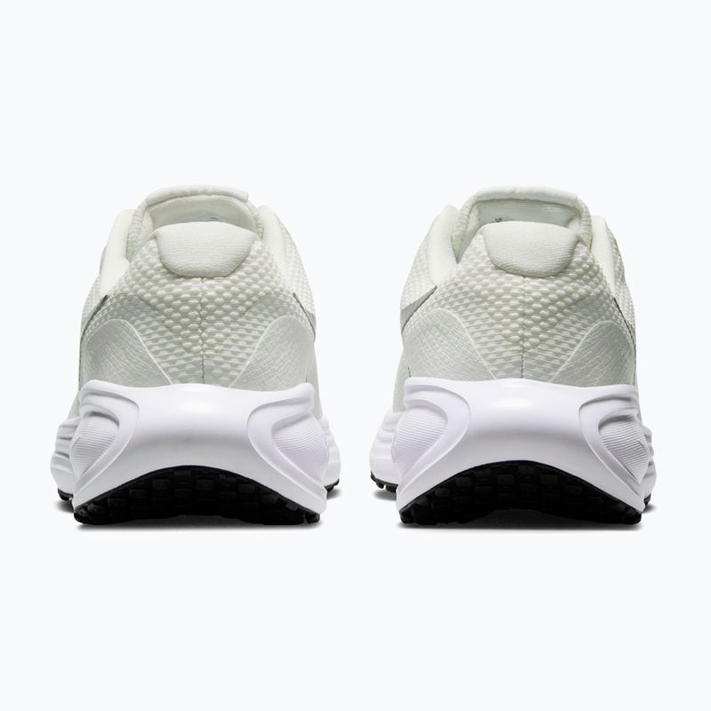 Buty do biegania damskie Nike Revolution 8 sail/white/black/metallic silver 6