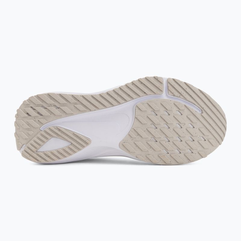 Buty do biegania damskie Nike Quest 7 white/vast grey/vast grey/wolf grey 4