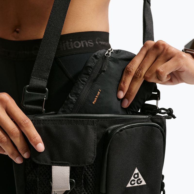 Kurtka do biegania damska Nike ACG "Aireez" black/black/summit white 8