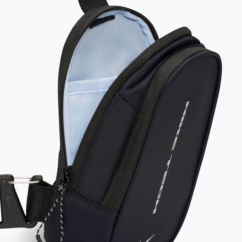 Saszetka Nike Tech Commute 1 l black/black/reflect silver 4
