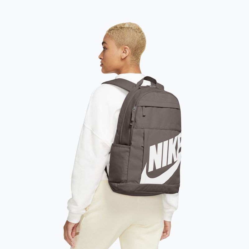 Plecak miejski Nike Elemental 21 l cave stone/cave stone/white 9