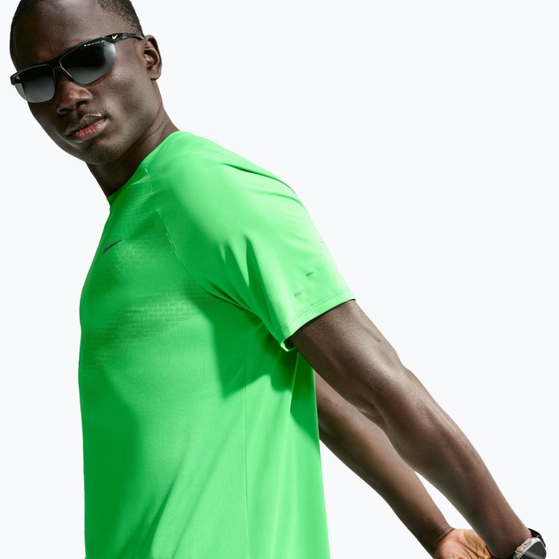 Koszulka do biegania męska Nike Stride green spark 6
