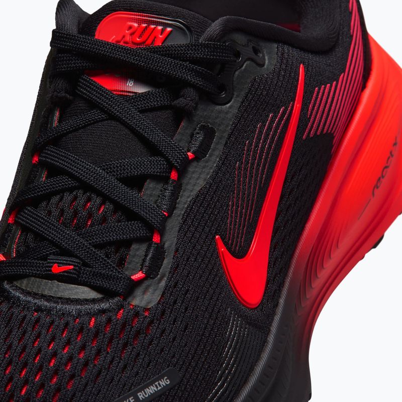 Buty do biegania Nike Vomero 18 black/university red/bright crimson 5