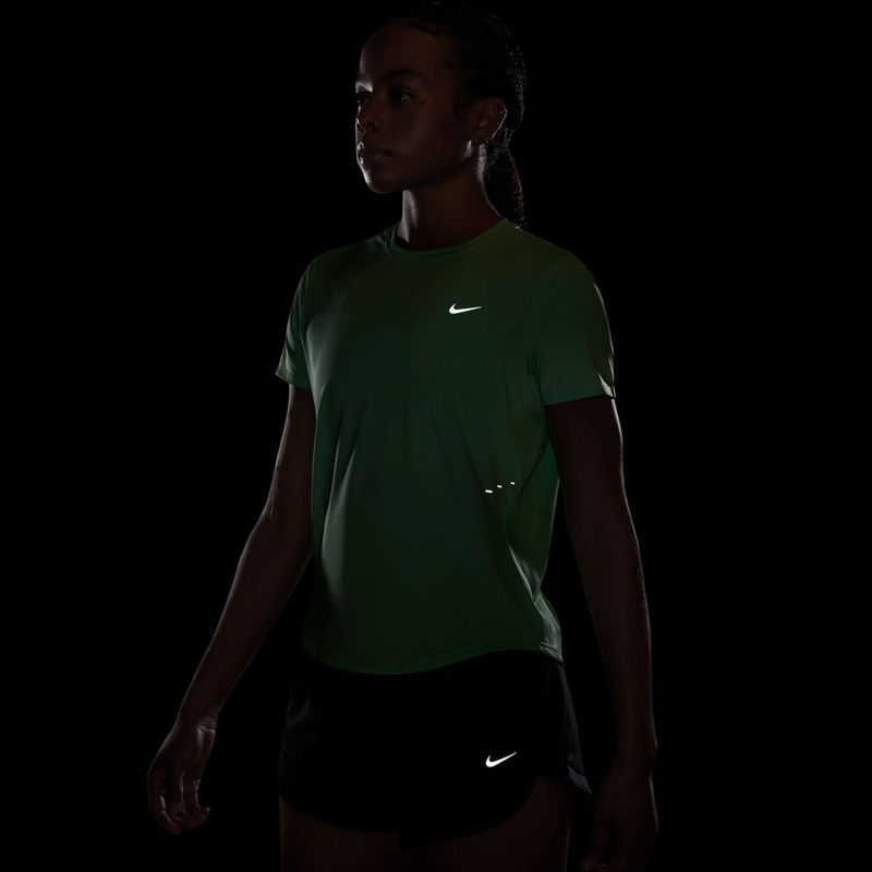 Koszulka do biegania damska Nike Swift Dri-Fit illusion green 7