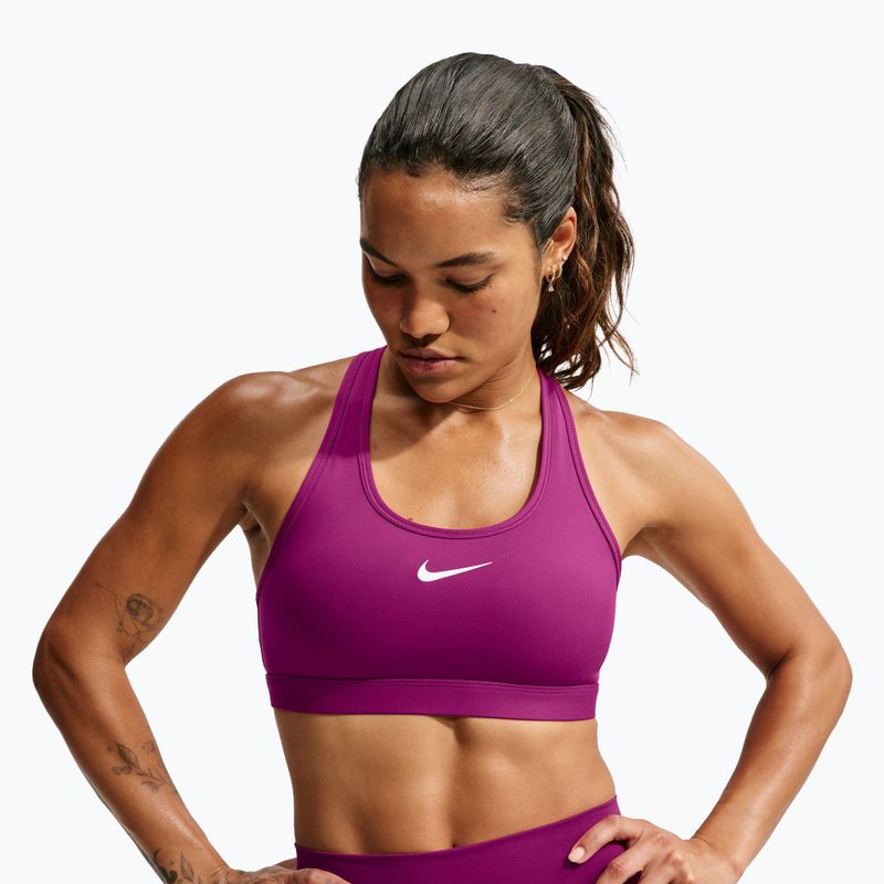Biustonosz treningowy damski Nike Swoosh Medium Support true berry/white 4