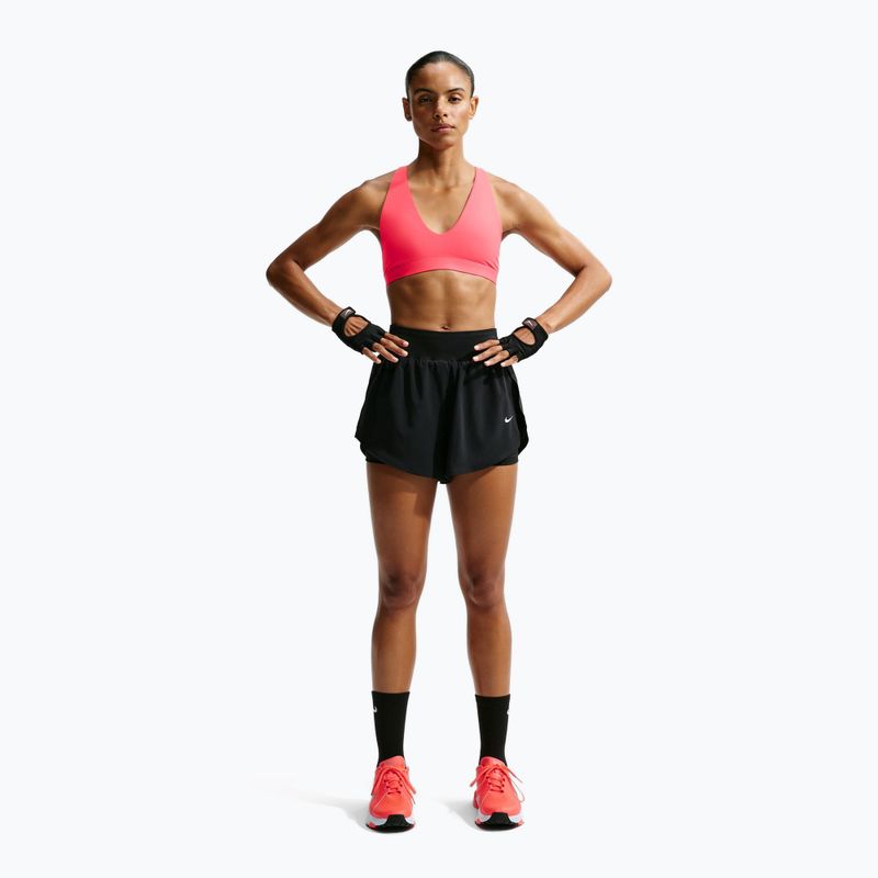 Biustonosz treningowy Nike Indy Strappy laser crimson/black 2