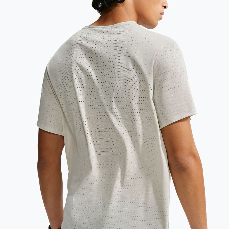Koszulka do biegania męska Nike AeroSwift Dri-Fit ADV light bone 6
