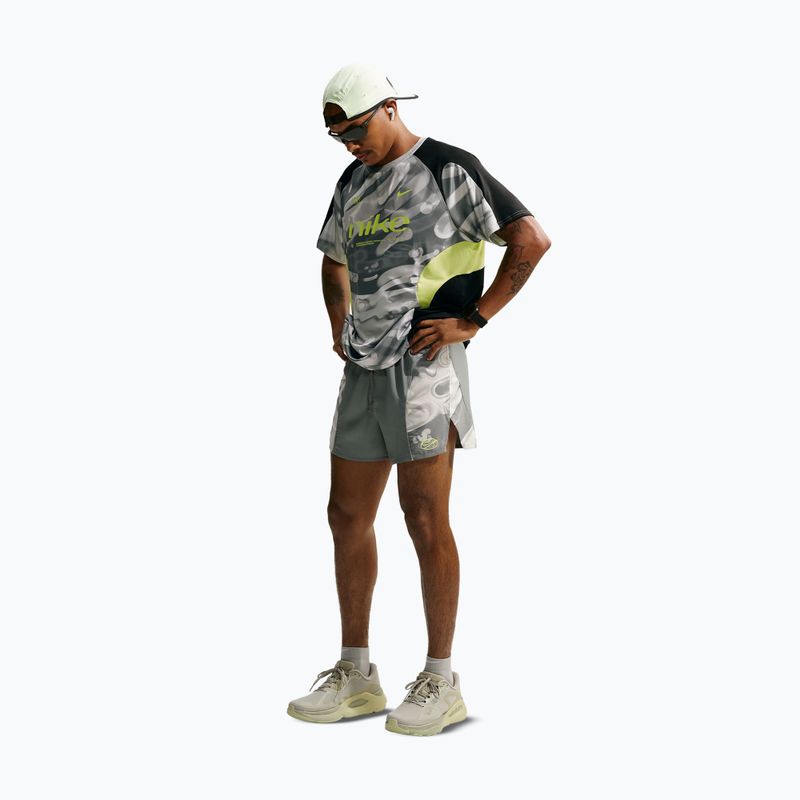 Spodenki do biegania męskie Nike Dri-Fit 4" smoke grey/black/light lemon twist 2
