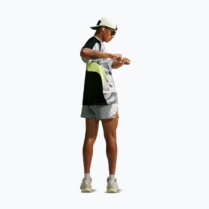 Spodenki do biegania męskie Nike Dri-Fit 4" smoke grey/black/light lemon twist 3
