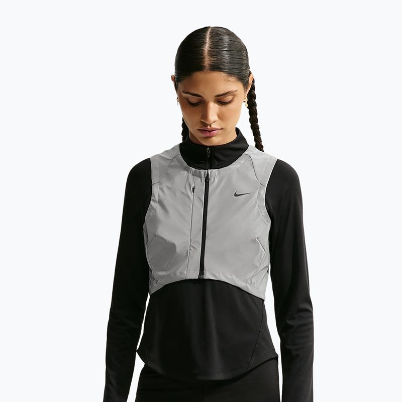 Bezrękawnik do biegania damski Nike Swift Flash metallic cool grey/black