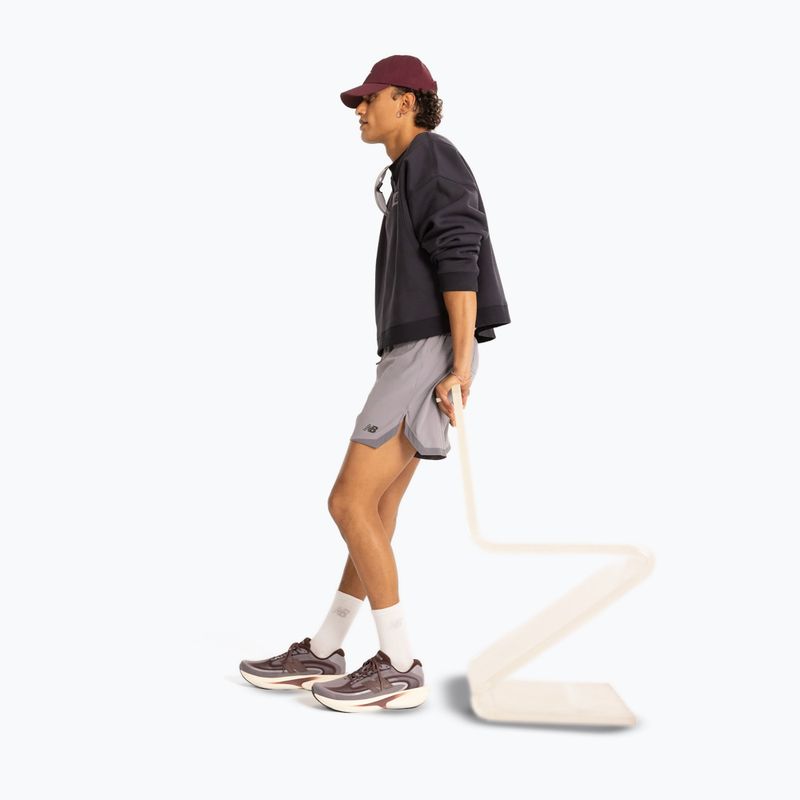 Spodenki do biegania męskie New Balance Run Essentials 5" Short off-line grey/smoked violet 3