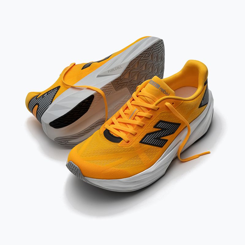 Buty do biegania damskie New Balance FuelCell Rebel V5 satsuma orange/grey matter 2