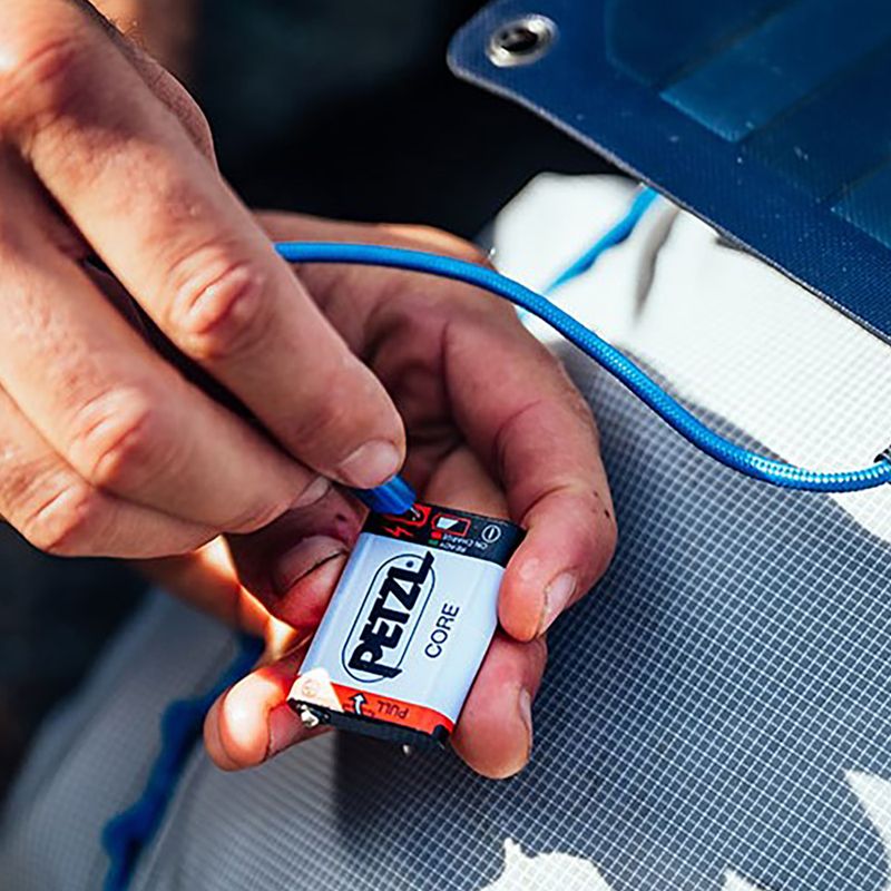 Latarka czołowa Petzl Actik Core blue 6