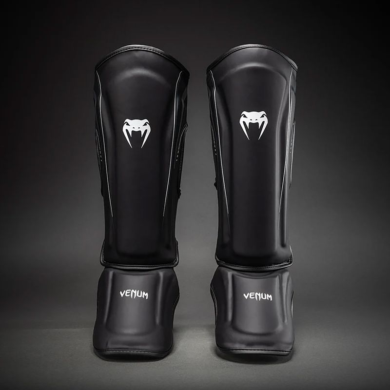 Ochraniacze piszczeli i stóp Venum Streamline Shin black/white 2