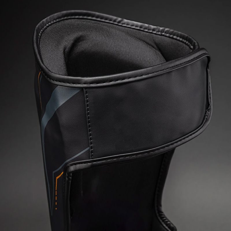 Ochraniacze piszczeli i stóp Venum Streamline Shin black/gold 4
