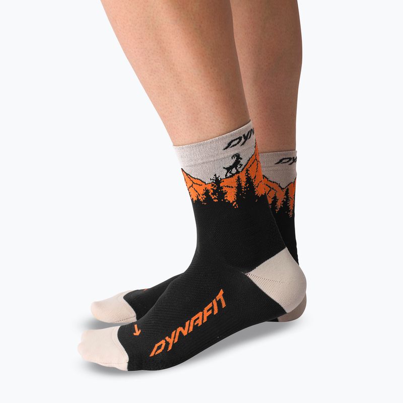 Skarpety DYNAFIT Traverse Mid black out ultra orange/4220 2