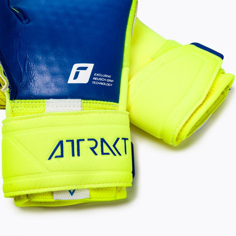Rękawice bramkarskie Reusch Attrakt Duo safety yellow/deep blue 4