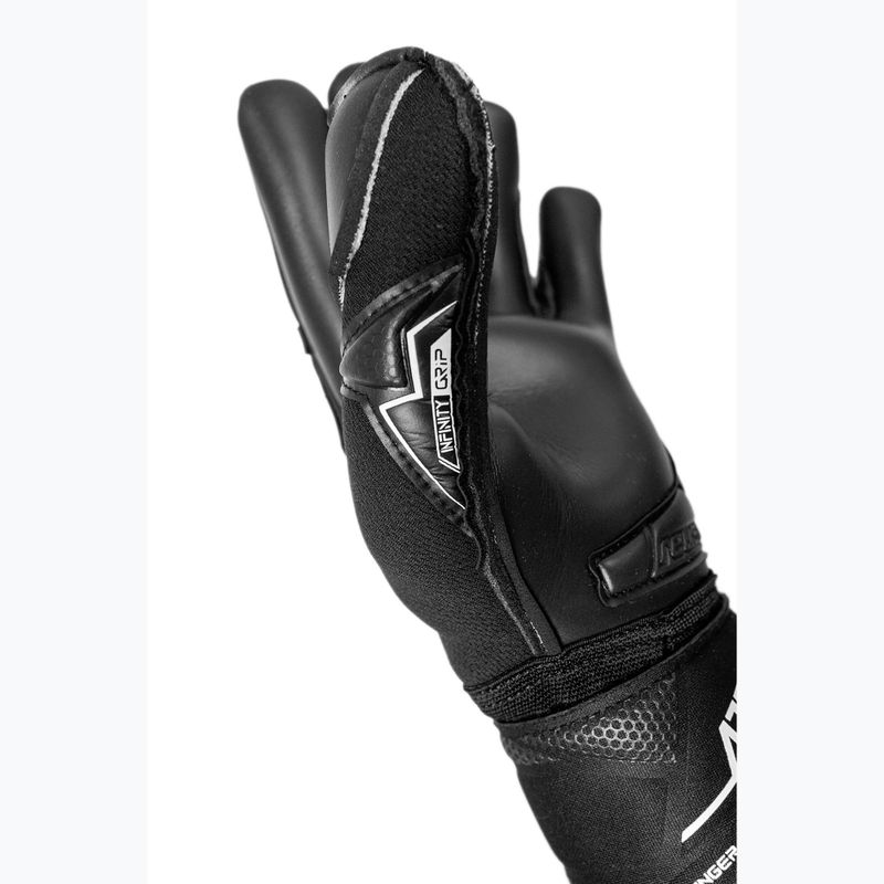 Rękawice bramkarskie Reusch Attrakt Freegel Infinity Finger Support 5670730-7700 black 5