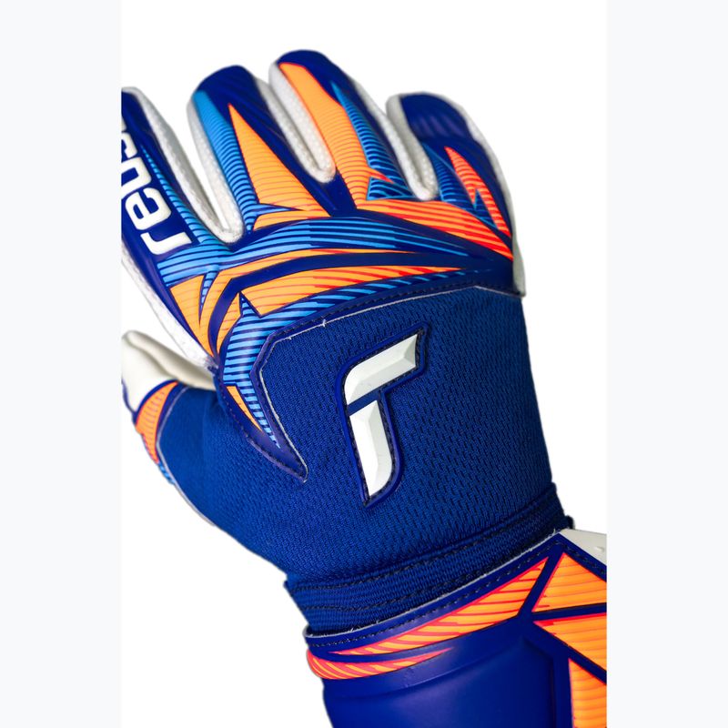 Rękawice bramkarskie Reusch Attrakt Advance sharp blue/white/shocking orange 5