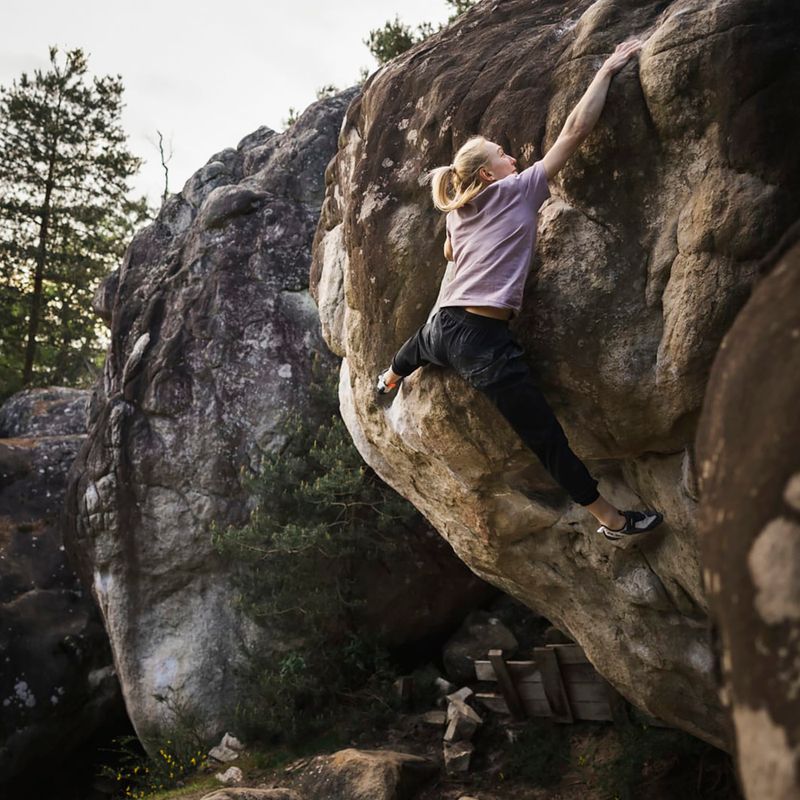 Buty wspinaczkowe damskie adidas Five Ten Hiangle cloud white/core black/signal coral 17