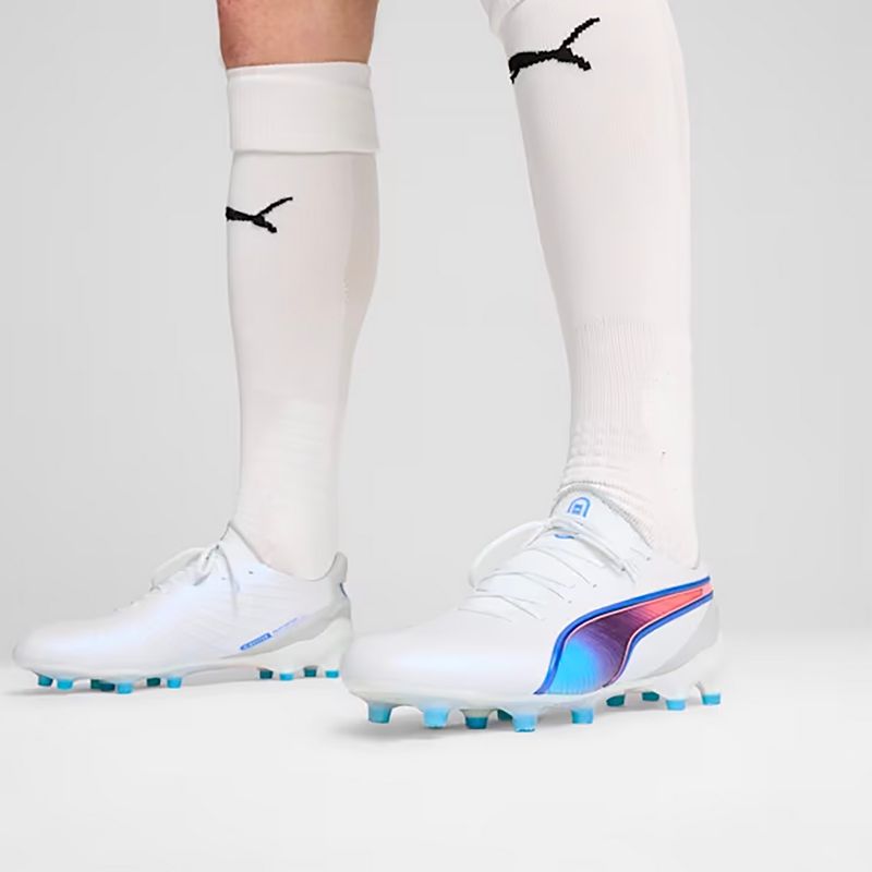 Buty piłkarskie PUMA King Ultimate FG/AG puma white/bluemazing/flat light grey/sunset glow 4
