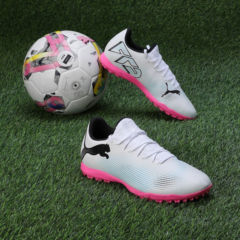 Buty piłkarskie PUMA Future 7 Play TT puma white/puma black/poison pink 14