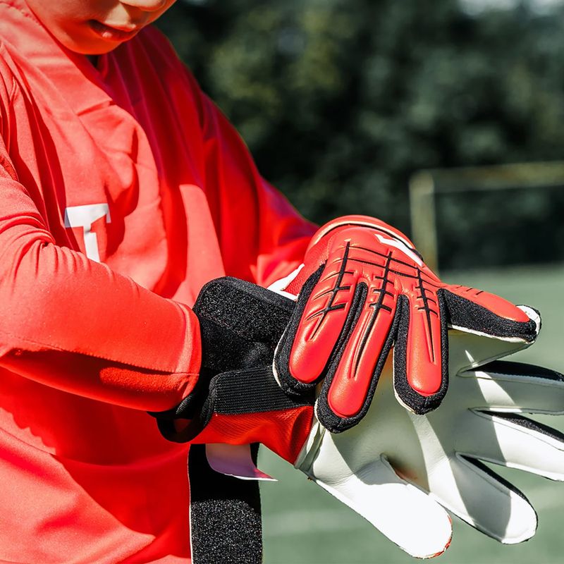 Rękawice bramkarskie dziecięce T1TAN Fluo Beast 3.0 Junior red 4