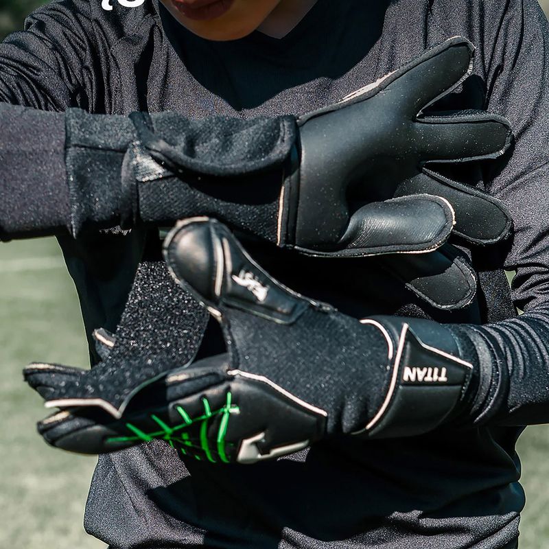 Rękawice bramkarskie dziecięce T1TAN Fluo Beast 3.0 Junior FP black 4