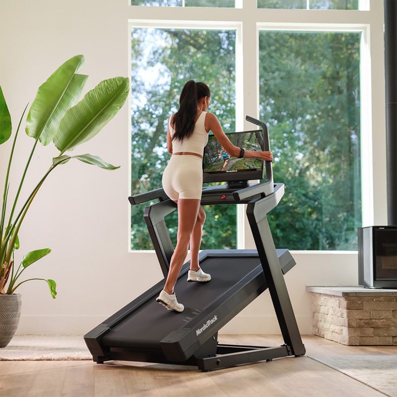 Bieżnia elektryczna NordicTrack X24 black 7