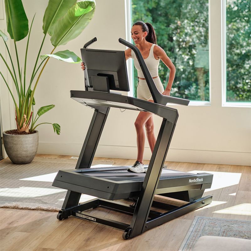 Bieżnia elektryczna NordicTrack X24 black 12