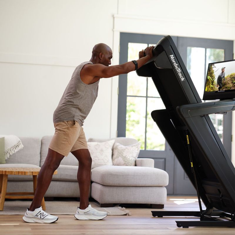 Bieżnia elektryczna NordicTrack Commercial 2450 2025 black 11