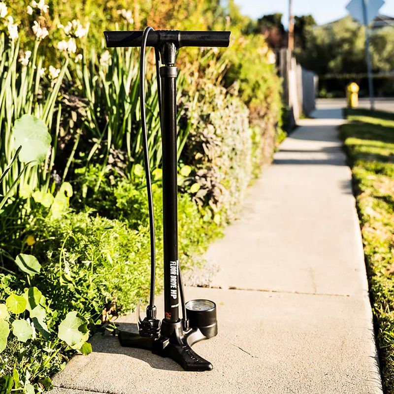 Pompka rowerowa Lezyne Macro Floor Drive DV 220psi flat black 5