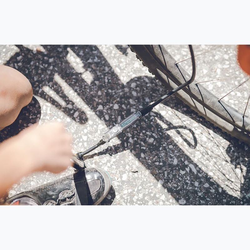 Pompka rowerowa Lezyne Micro Floor Drive Digital HVG 90psi gloss black 3