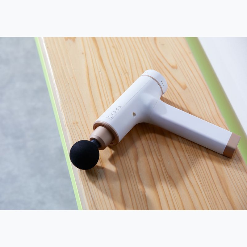 Masażer SYNCA Kitta Gun satin beige 4