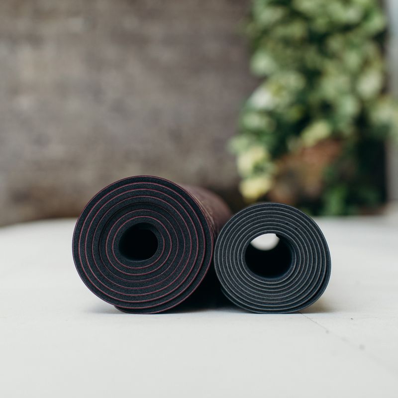 Mata do jogi Yoga Design Lab Infinity Yoga 5 mm mandala charcoal 7