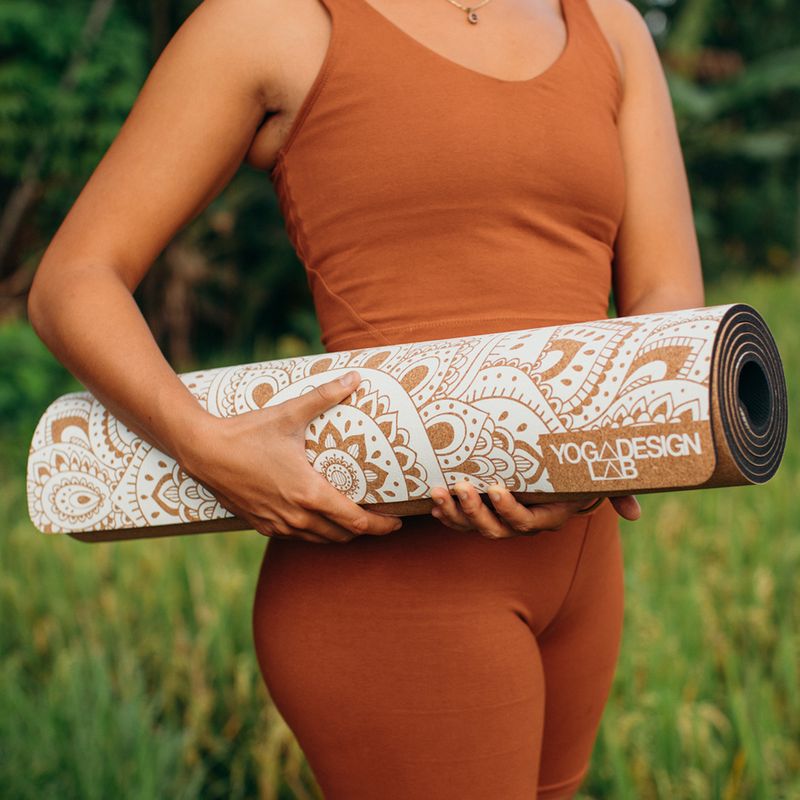 Mata do jogi Yoga Design Lab Cork 5.5 mm mandala white 9