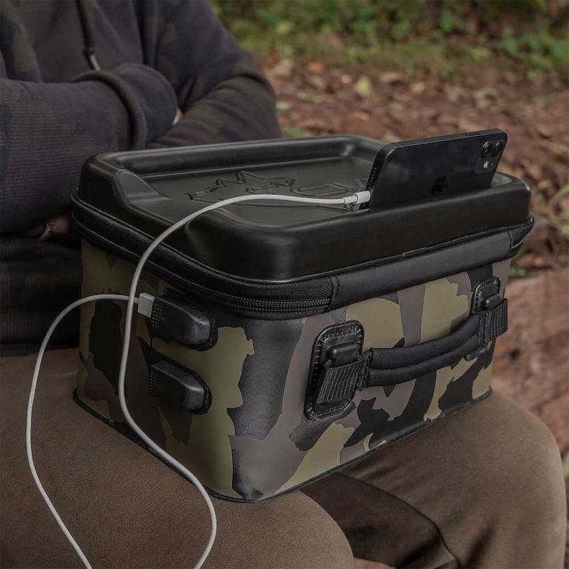 Torba na elektronikę Avid Carp Stormshield Pro Techpack Standard 8