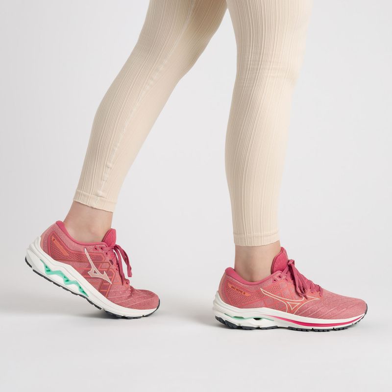 Buty do biegania damskie Mizuno Wave Inspire 18 rosette/snow white/garnet rose 2