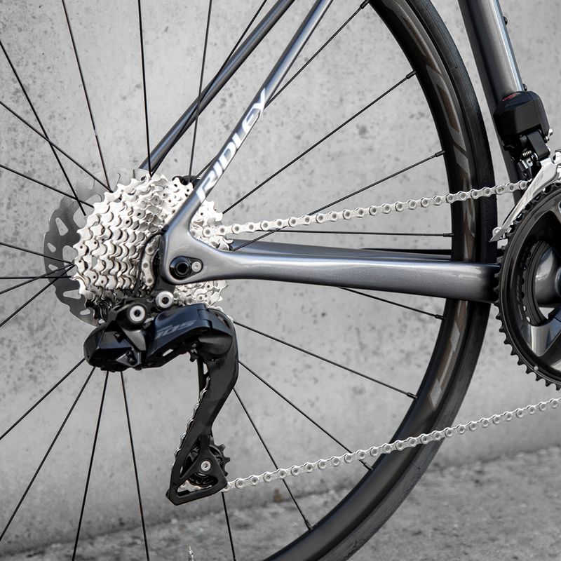 Rower szosowy Ridley Fenix Disc 105 arctic grey/glossy 12