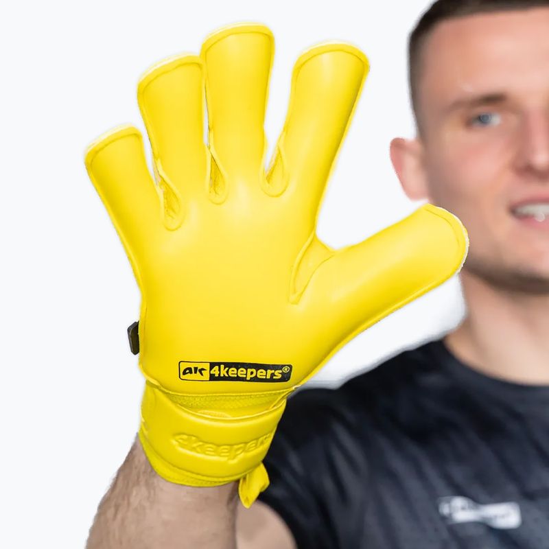Rękawice bramkarskie dziecięce 4keepers Champ Colour Yellow VII RF2G Jr yellow 10