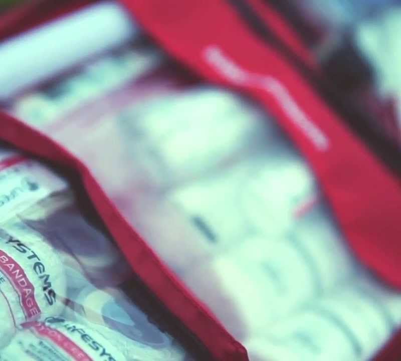 Apteczka turystyczna Lifesystems Camping First Aid Kit red 5