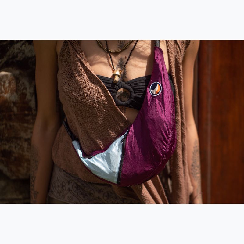 Saszetka na ramię Ticket To The Moon Upcycled Sling bag plum/cloud 8