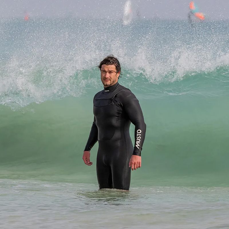 Pianka do pływania męska Musto Flexlite Dynamic 3/2 mm Shorty dark grey 17