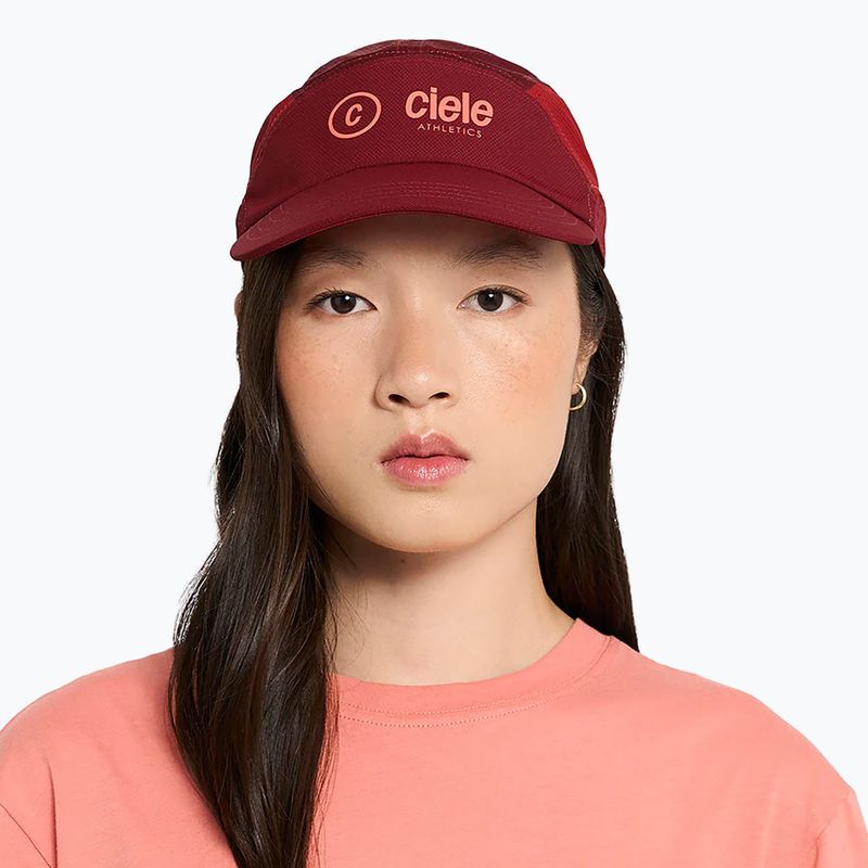 Czapka z daszkiem Ciele Athletics FSTCap SC Classic Cside crimson red/merlot 4