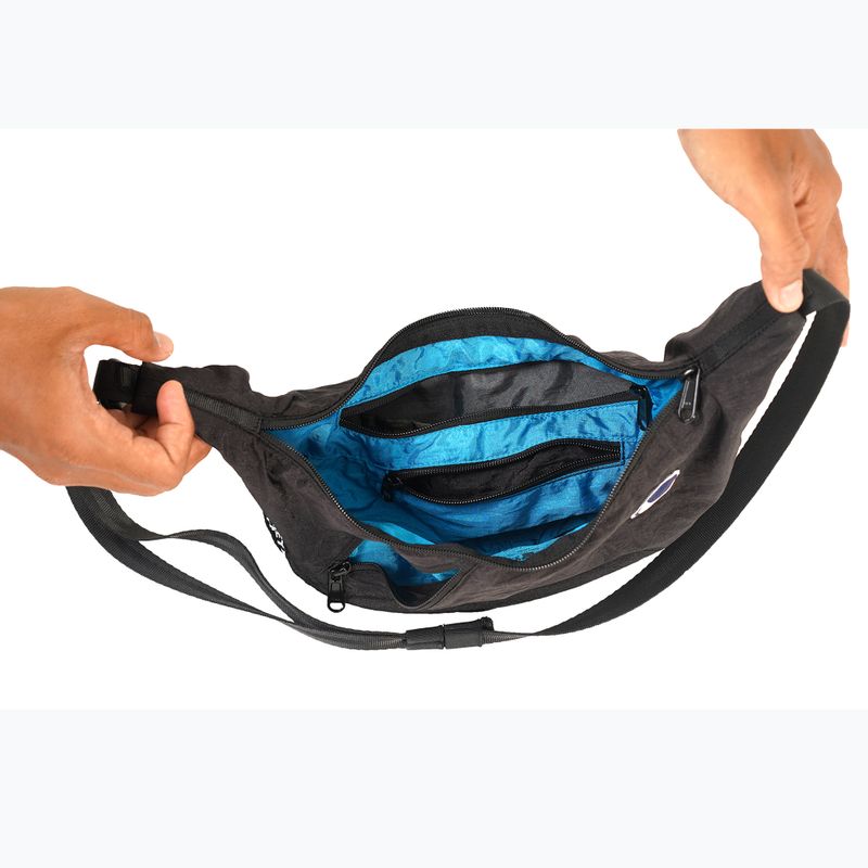 Saszetka na ramię Ticket To The Moon Upcycled Sling black 5