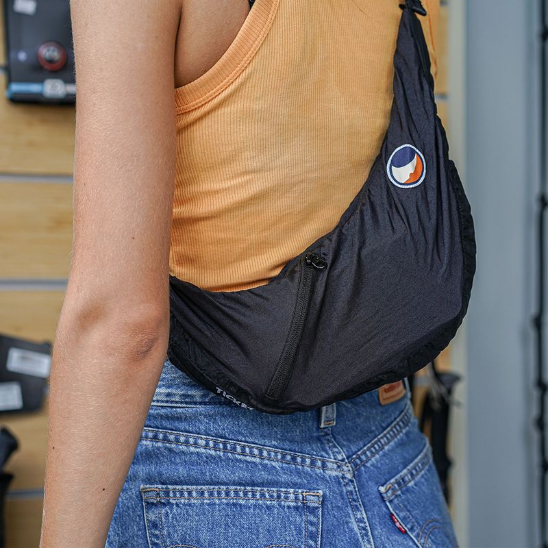 Saszetka na ramię Ticket To The Moon Upcycled Sling black 14