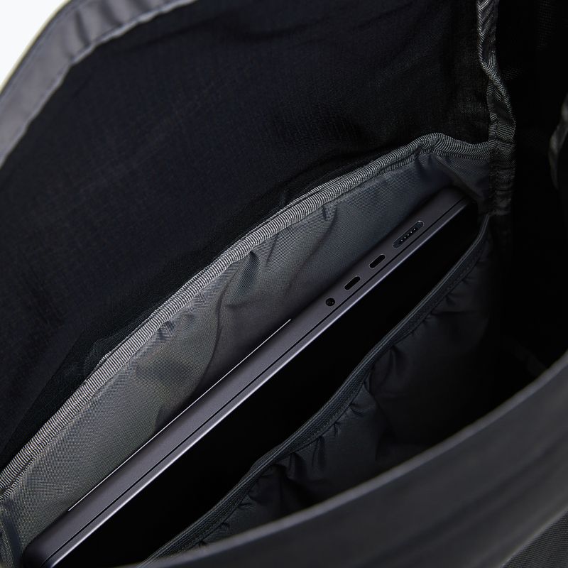 Plecak Peak Performance Roll Top 21,5 l black 5