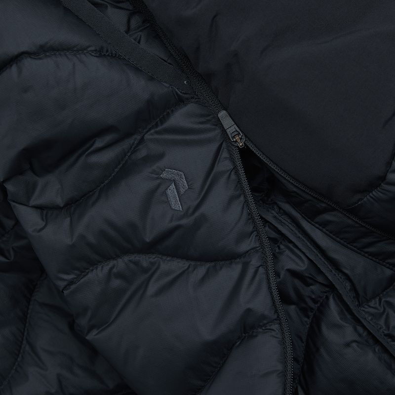 Spodenki puchowe damskie Peak Performance Helium Down black 4