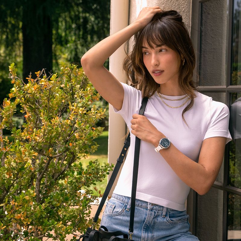 Zegarek Garmin Lily 2 Active lunar gold/bone 9